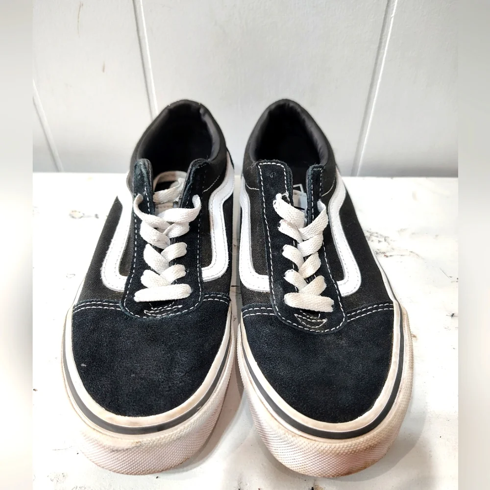 Vans Old Skool Black & White Leather Sneakers‎ Boys Size 3 Youth